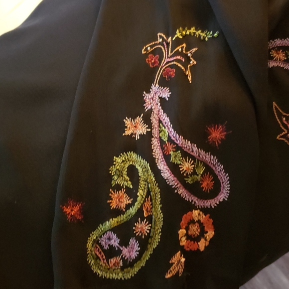 Coldwater Creek embroidered blouse - Picture 4 of 6